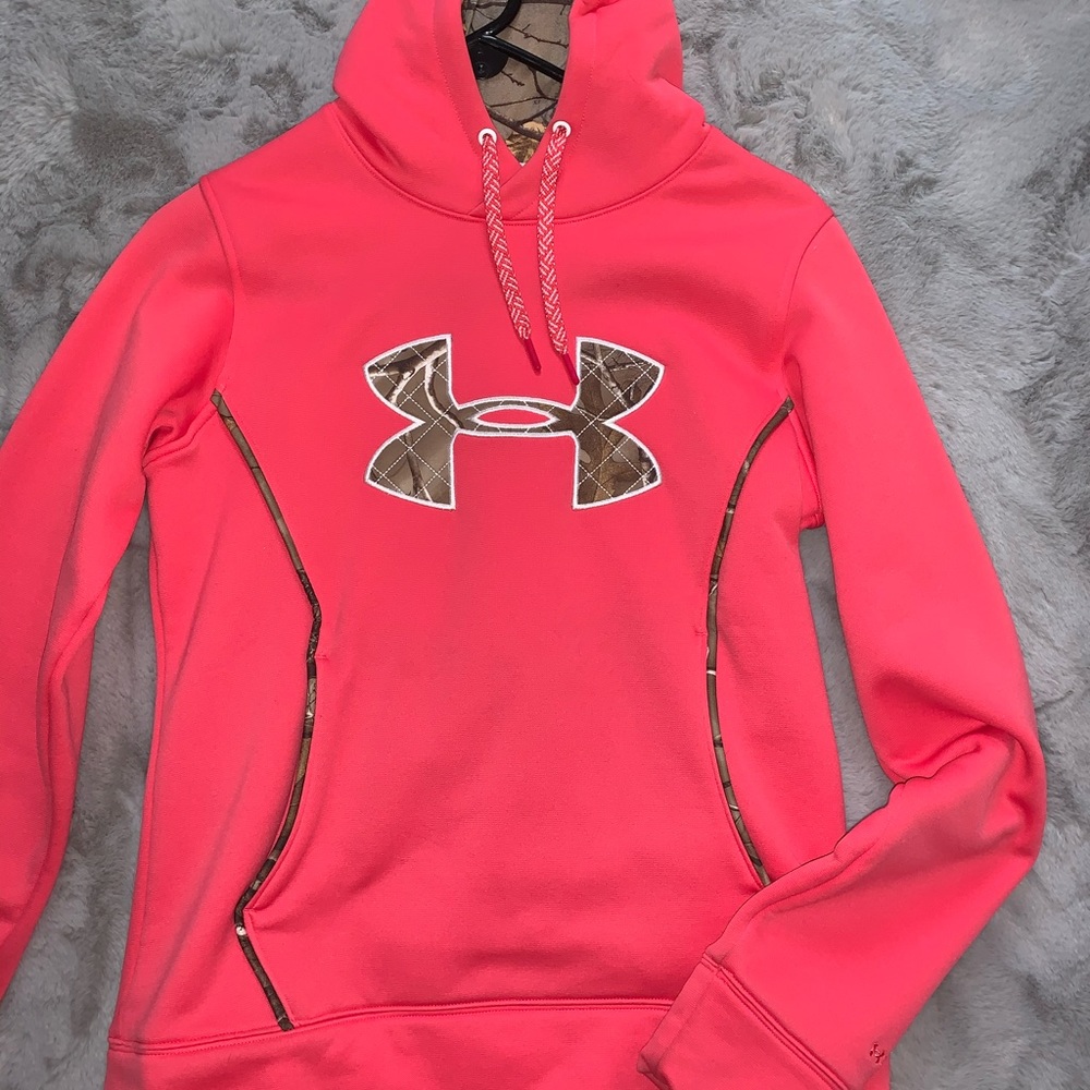 Under Armour sweatshirt